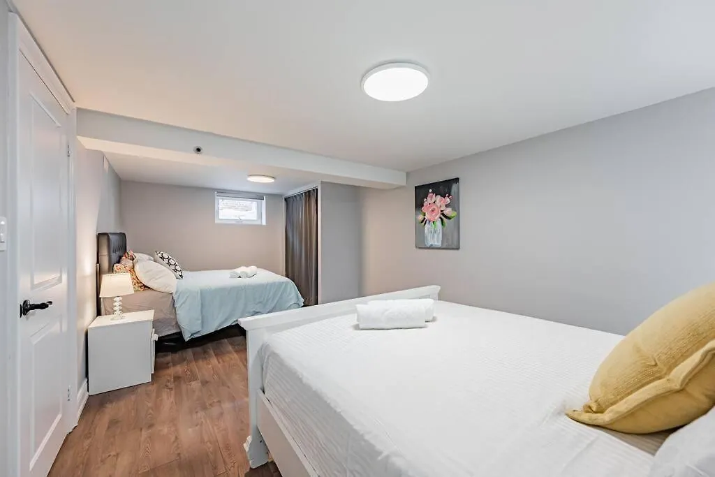 Alpesi faház Cheerful 3 Bedrooms Free Parking Toronto Kanada